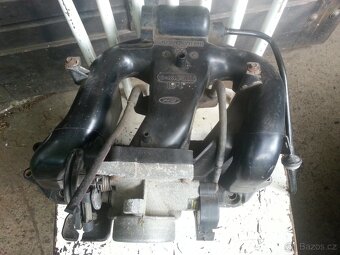 Ford Escort - orig. sání a modul ABS, nádobka na 1.6 16V - 8