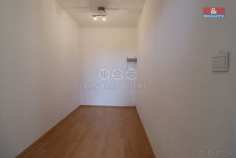 Pronájem bytu 1+kk, 39 m², Praha, ul. Hnězdenská - 8