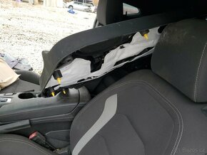 Chevrolet Camaro 3.6 2017 není kompletní - 8