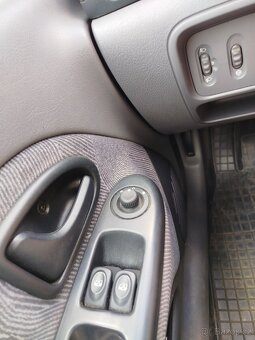 Prodám Renault Clio 1.4 RTX r.v.1999 - 8