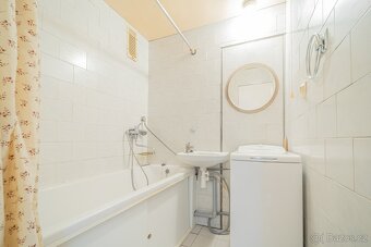 Byt 2+kk, 53m2, 7,patro, 2 lodžie, velký sklep, OV - 8