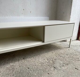 TV stolek Kave Home - 8