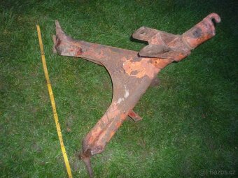 Prodám nějaký těžký nosník do zadních šavlí hydraul. traktor - 8