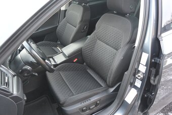 PRODÁM Škoda Superb 2.0TDi 140kW DSG DPH - 8