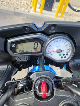 Yamaha Fazer FZ8 - 8