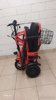 ELEKTRICKÁ SKLÁDACÍ TŘÍKOLKA - 8