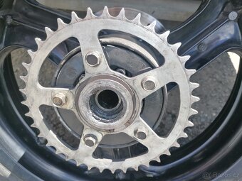 Prodám kola = gumy na super moto R17 - 8