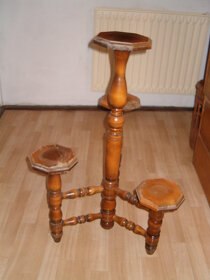 Dřevěné věci, polička,hůl, krabička, bedýnka,stojan na kytky - 8