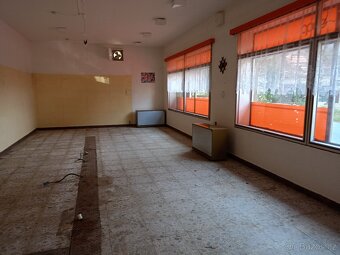 Pronájem domu COOP Jednota nezařizený s možností předělat ní - 8