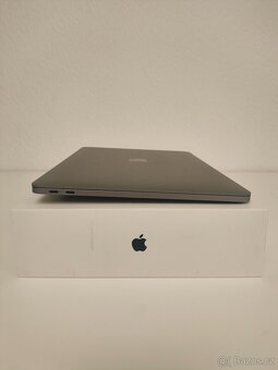 MacBook Pro 2017 | i5 • 8GB • 256GB SSD - 8