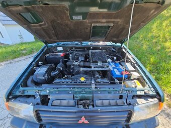 Mitsubishi Pajero 2.5 - 8