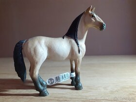 SCHLEICH aj.Koně SBĚRATELSKÉ FIGURKY 1 - 8