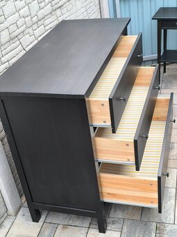 Prodám komodu IKEA HEMNES - 8