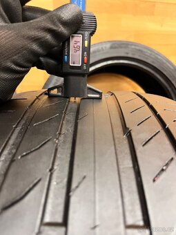 Letní pneu 235/45/20 - 8