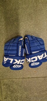 Prodám hokejová vystroj pro začatečnici 6-8 let. - 8
