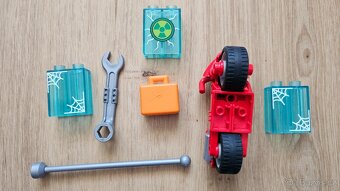 LEGO Duplo 10876 Dobrodružství Spider-Mana a Hulka - 8