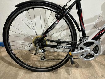 Značkové trekové kolo KELLYS 28” - 8