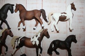Figurky koní Schleich VII - 8