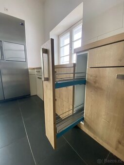 Moderní kvalitní kuchyňská linka - 8