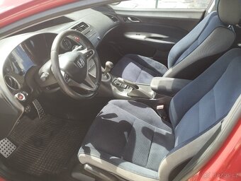 HONDA CIVIC 1.4i 61KW - 8