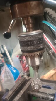 Sloupová vrtačka Proma E 1516B a podstavec - 8