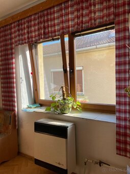 RD 5+1 Rakvice, CP 439 m2, sklep, dvůr - 8