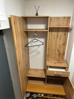 Předsíňová skříň (stěna) - 8