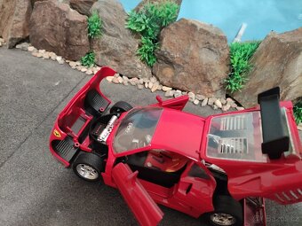 prodám model 1:18 ferrari 288GTO evoluzione - 8