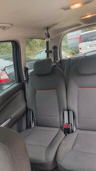 Ford Galaxy - 8