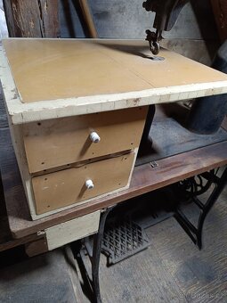 Singer šicí stroj na kůže - 8