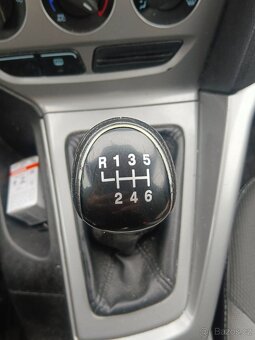 Ford Focus 1.6 - 8