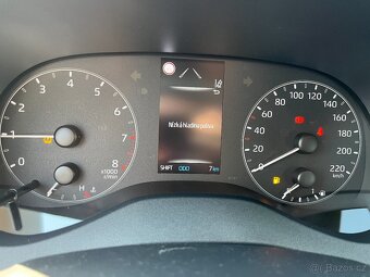Toyota Yaris 1.5 MT6 2024 - 8