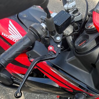 Honda CBR 125R - 8