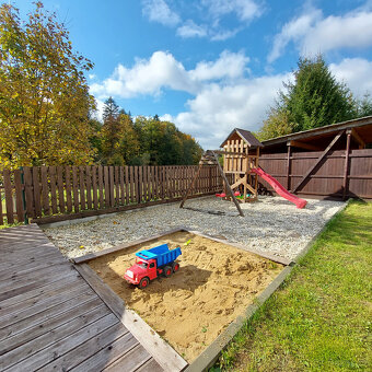 Rodinný / apartmánový dům přímo pod Pustevnami Beskydy - 8