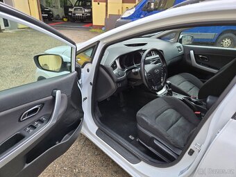 Kia Ceed - 8