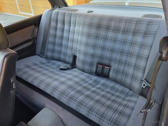 BMW E30 318IS - 8