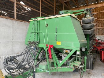 Secí stroj John Deere 740A - 8