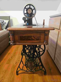 Prodám šicí stroj Singer - 8