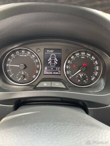 Škoda rapid 1.6tdi 77kw - 8
