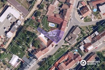 Prodej rodinného domu 2+1 se stavebním pozemkem v Nových Brá - 8