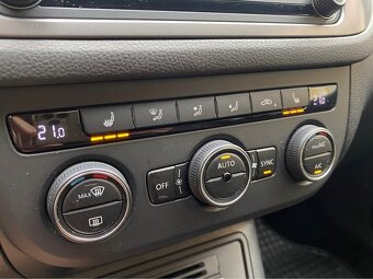 VW Tiguan 1.4 TSI 110kW Lounge kamera navi - 8