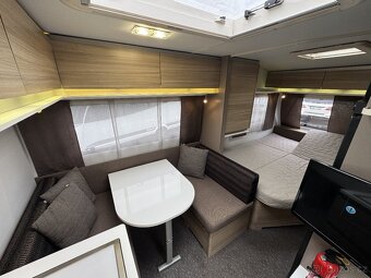 Adria Altea 402PH ~ Francouzská postel - 8