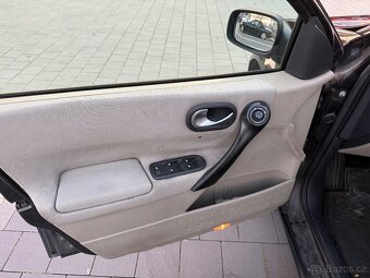 RENAULT MEGANE II 1,5 dCi 60kW - Nové STK - Klima - 8