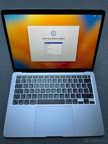 MacBook Air 13" / M1 8 CPU i GPU / SSD 256GB - 8