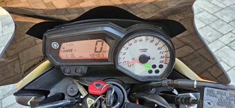 Yamaha FZ8 - 8