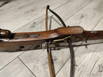 Mohutná lovecká kuše - 8