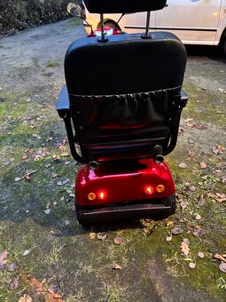 Prodám elektrický invalidní vozík / skútr SELVO – červený, t - 8