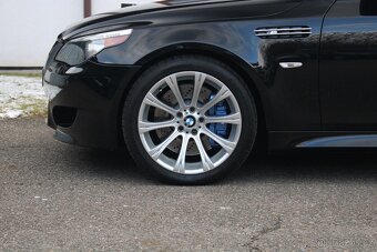 BMW E60 M5 5.0 V10 - 8