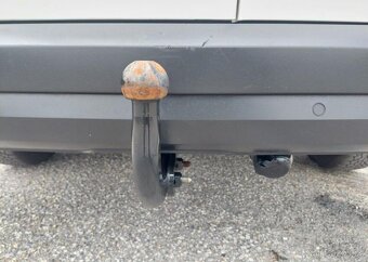 Prodám Skříň Volkswagen Caddy 2,0 TDI 4x2 - 8
