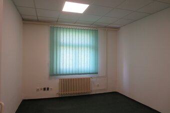 Pronájem dvou propojených kanceláří, 35 m2 - 8